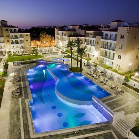 Elysia Park Ameliya 202 Apartment Paphos ภายนอก รูปภาพ