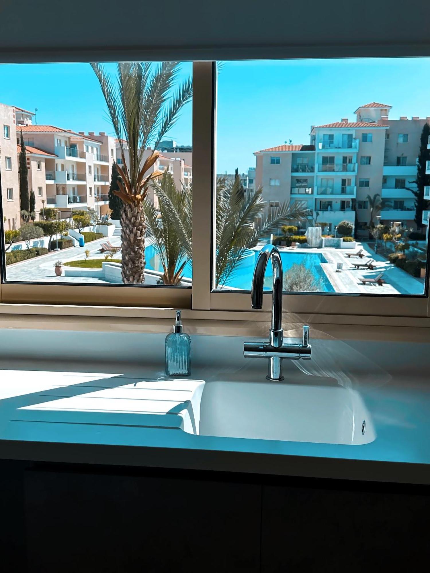 Elysia Park Ameliya 202 Apartment Paphos ภายนอก รูปภาพ