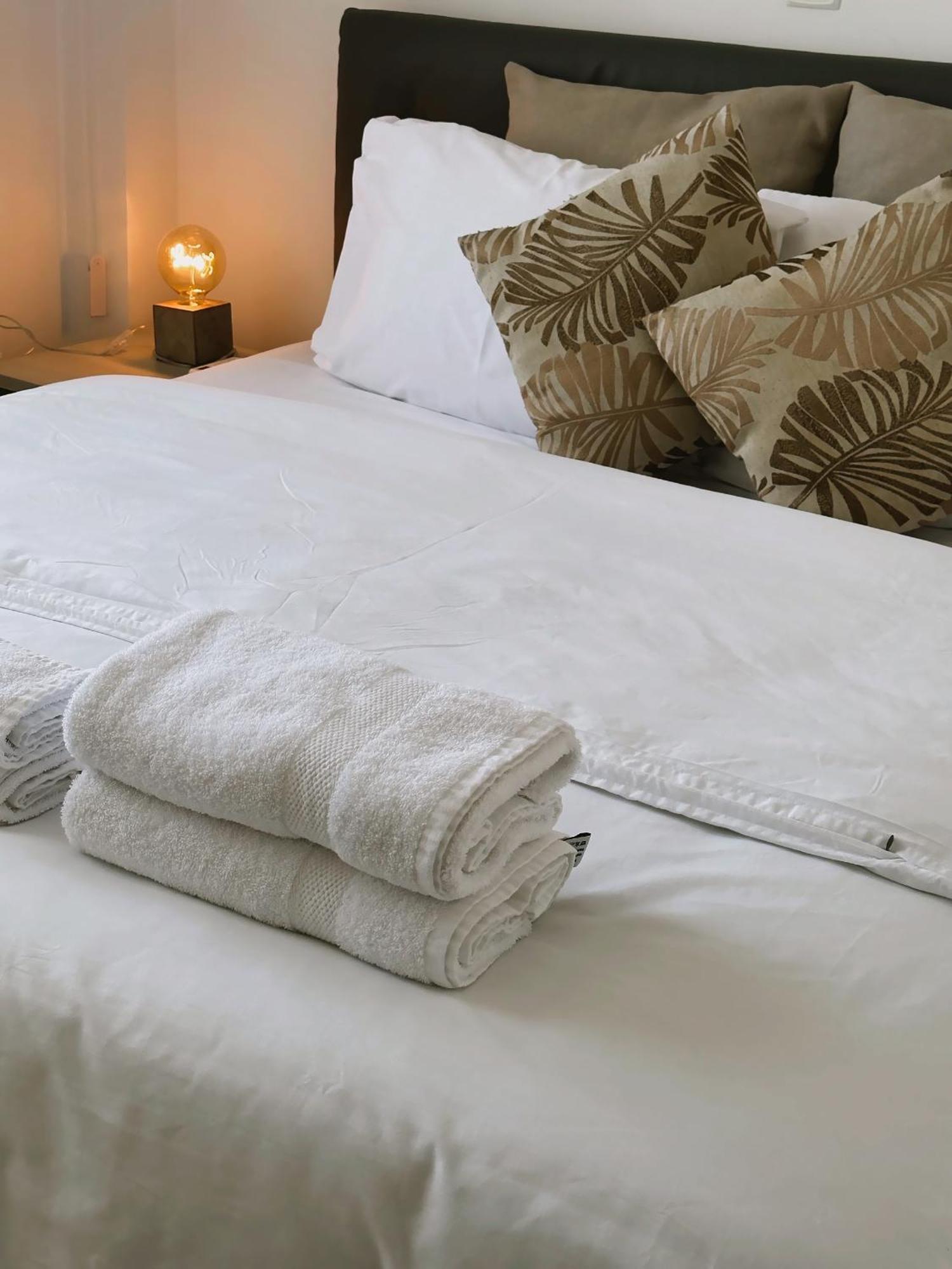 Elysia Park Ameliya 202 Apartment Paphos ภายนอก รูปภาพ