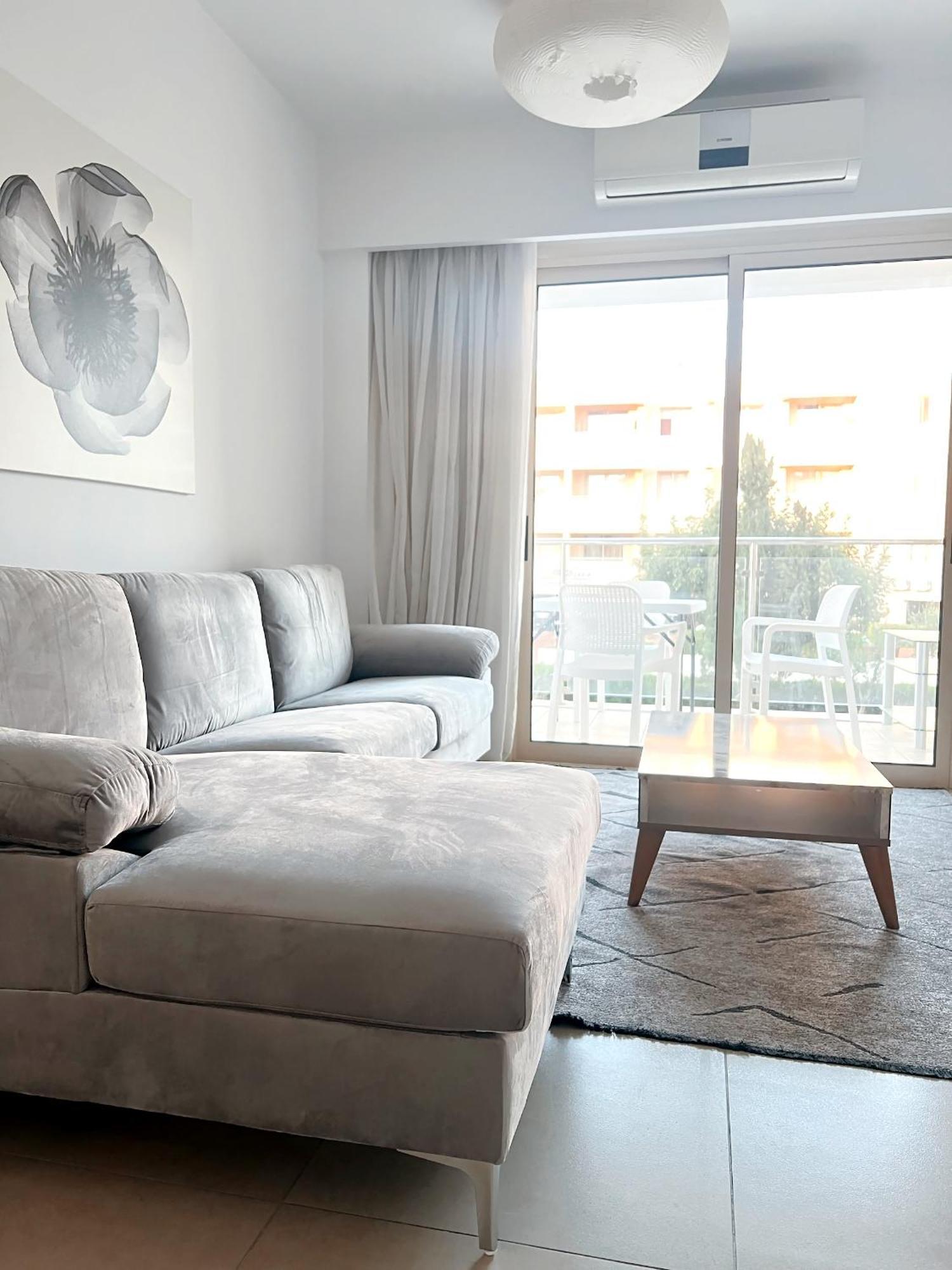 Elysia Park Ameliya 202 Apartment Paphos ภายนอก รูปภาพ